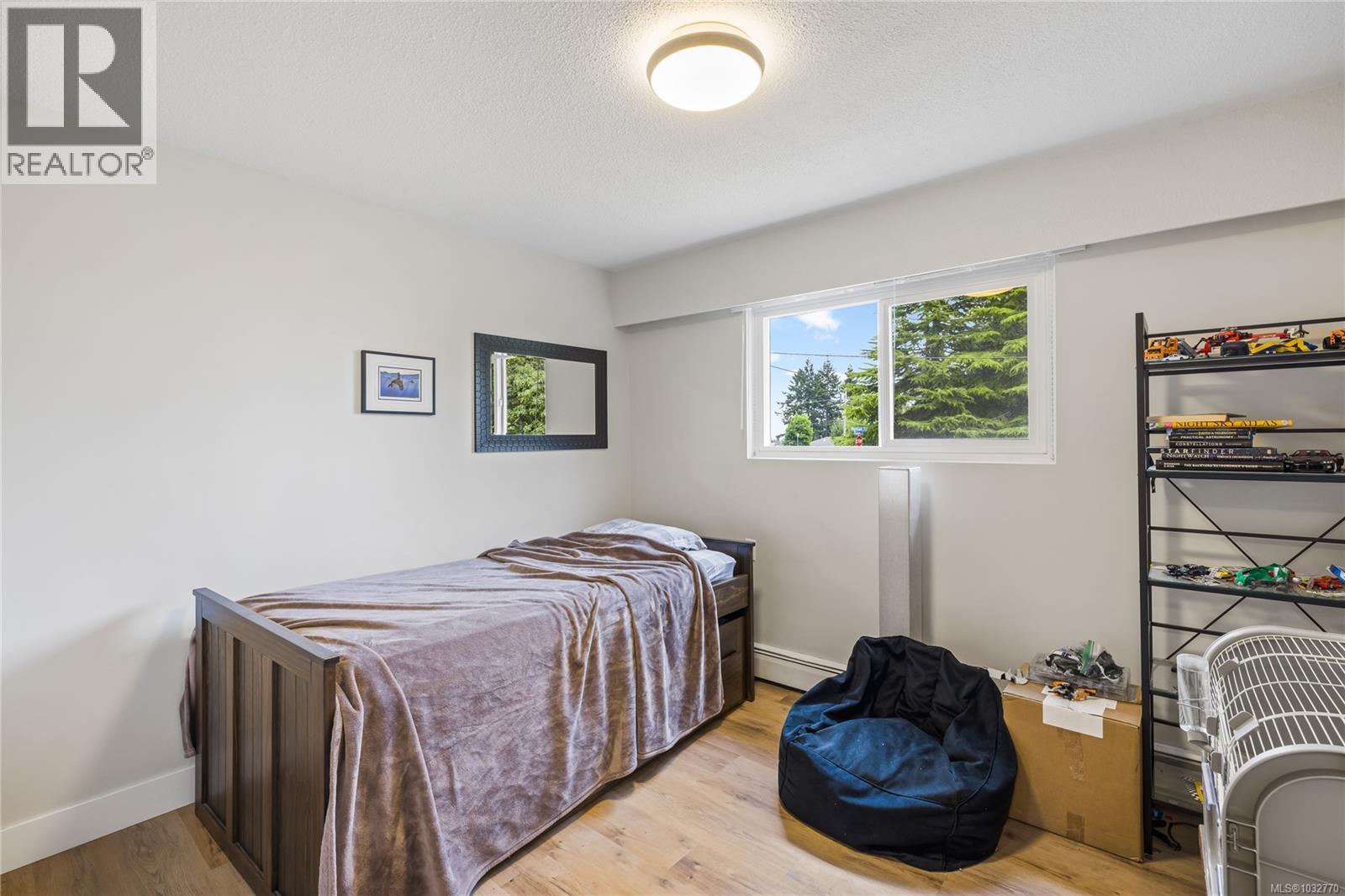 723 Nightingale Cres - 17