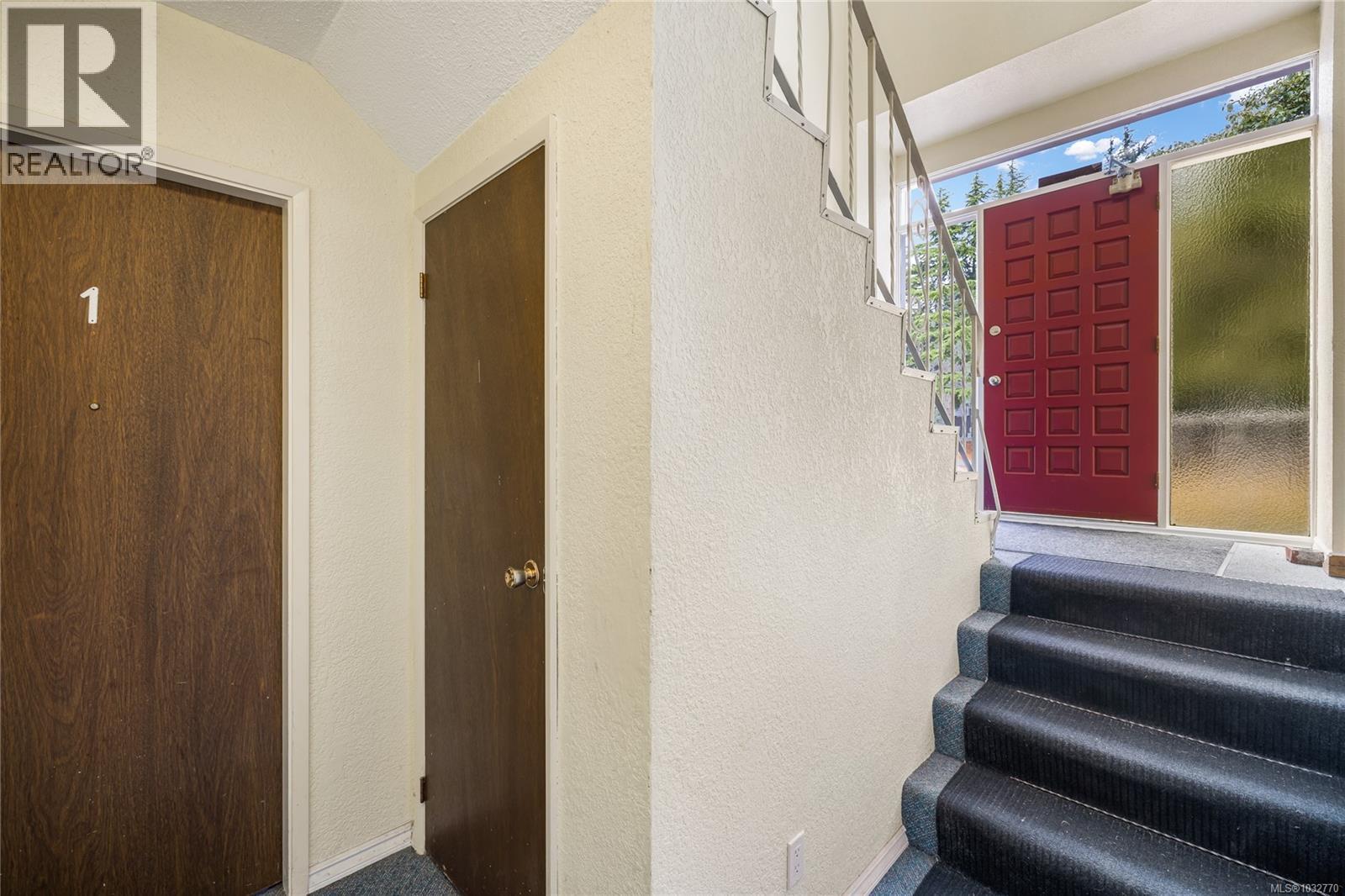 723 Nightingale Cres - 13