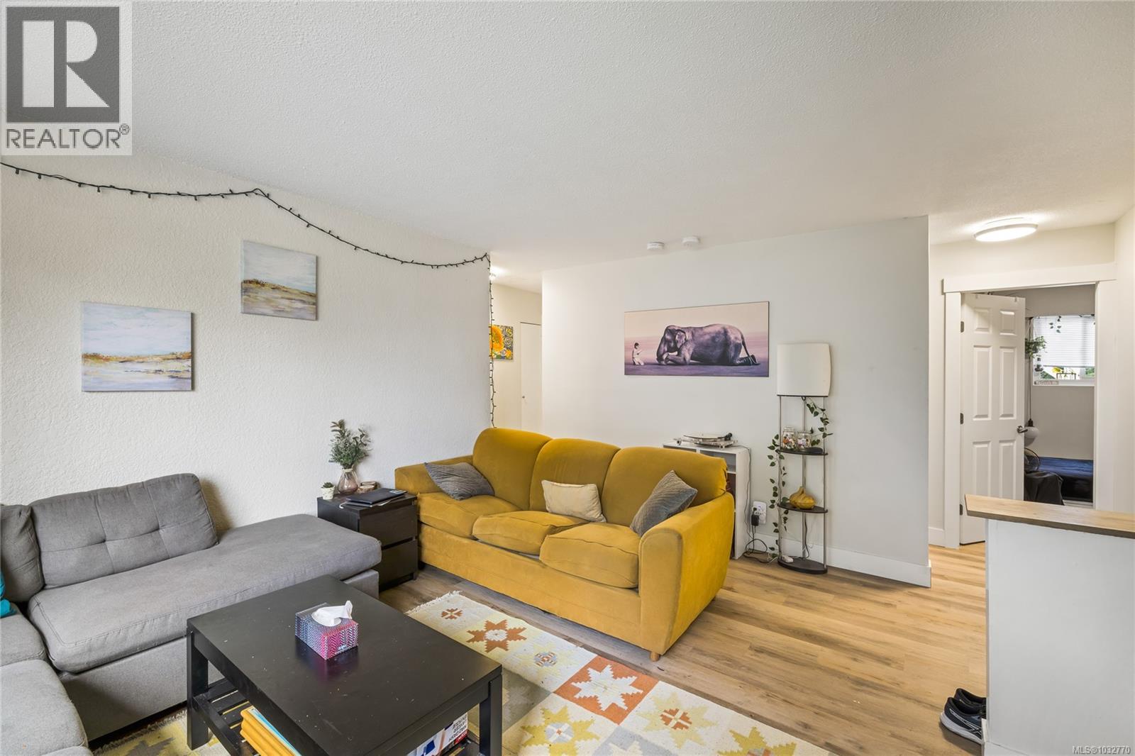 723 Nightingale Cres - 4