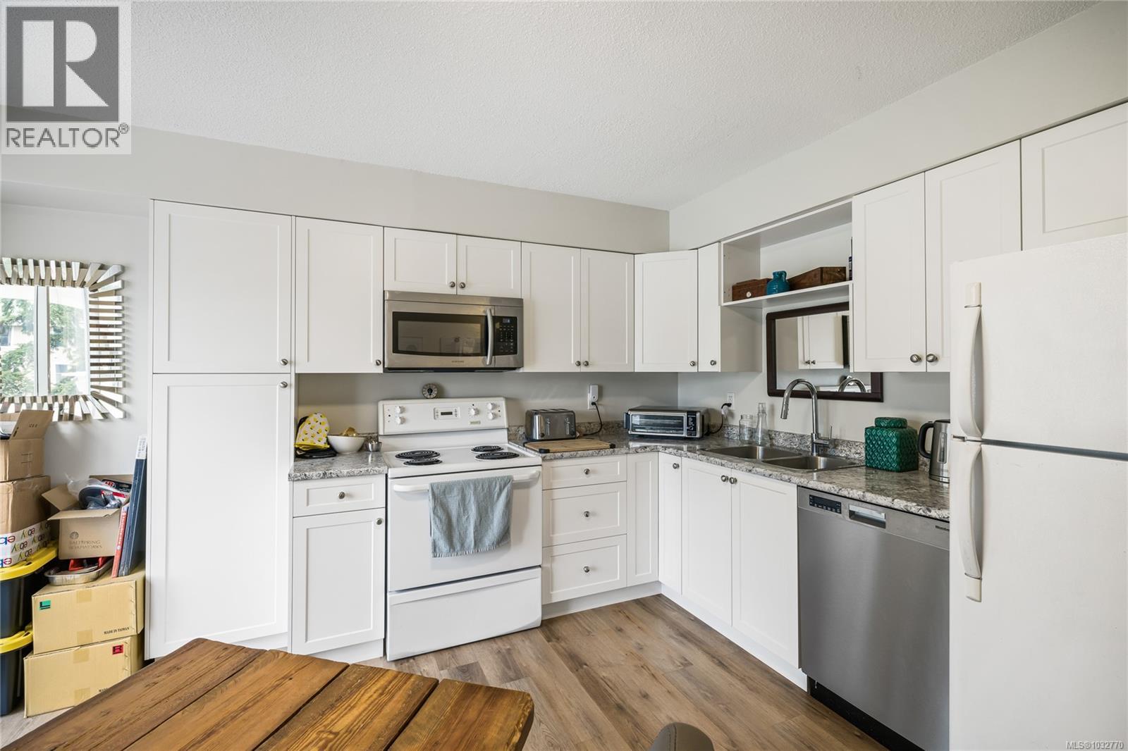 723 Nightingale Cres - 22