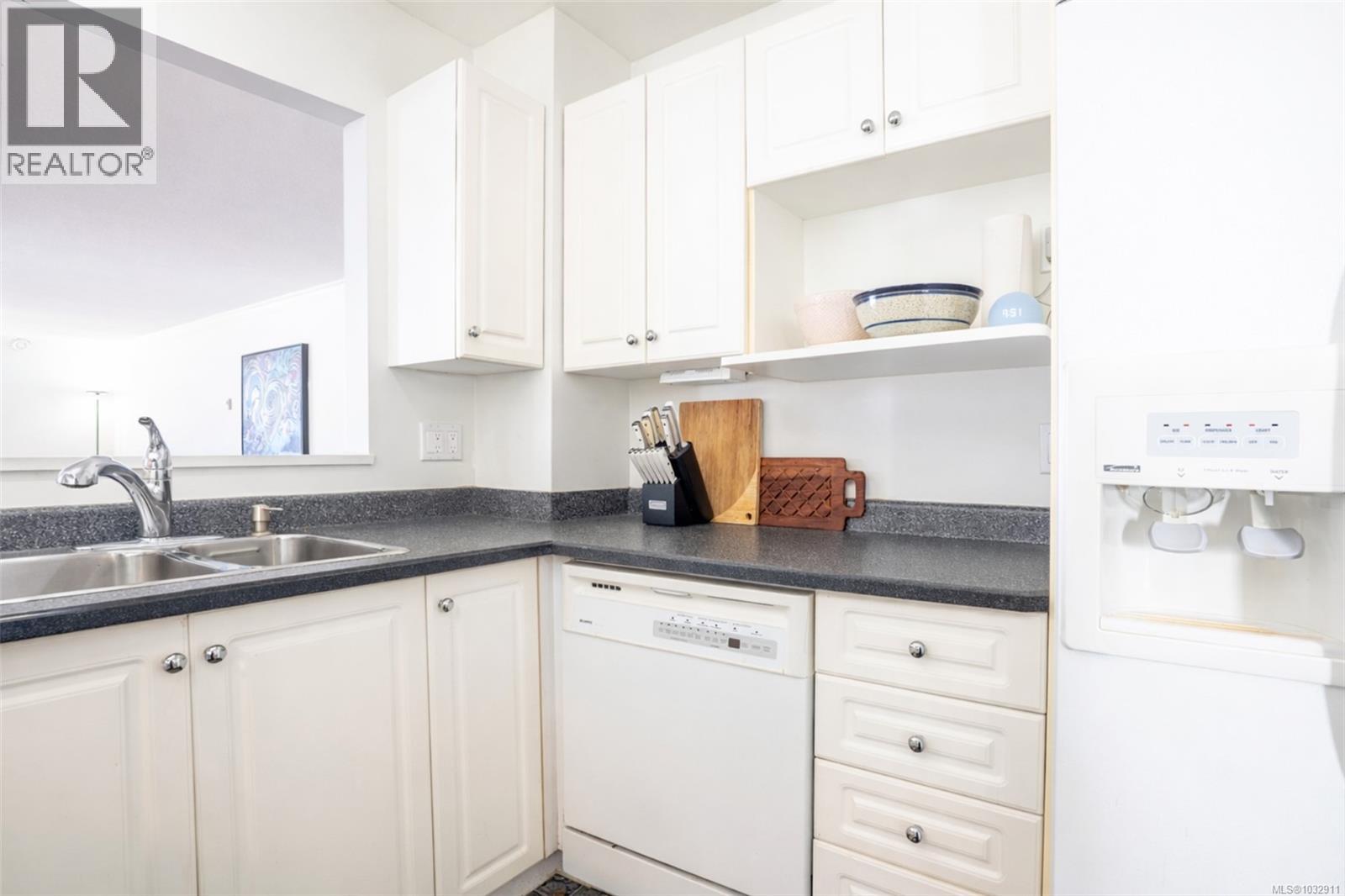 306 5110 Cordova Bay Road, Saanich