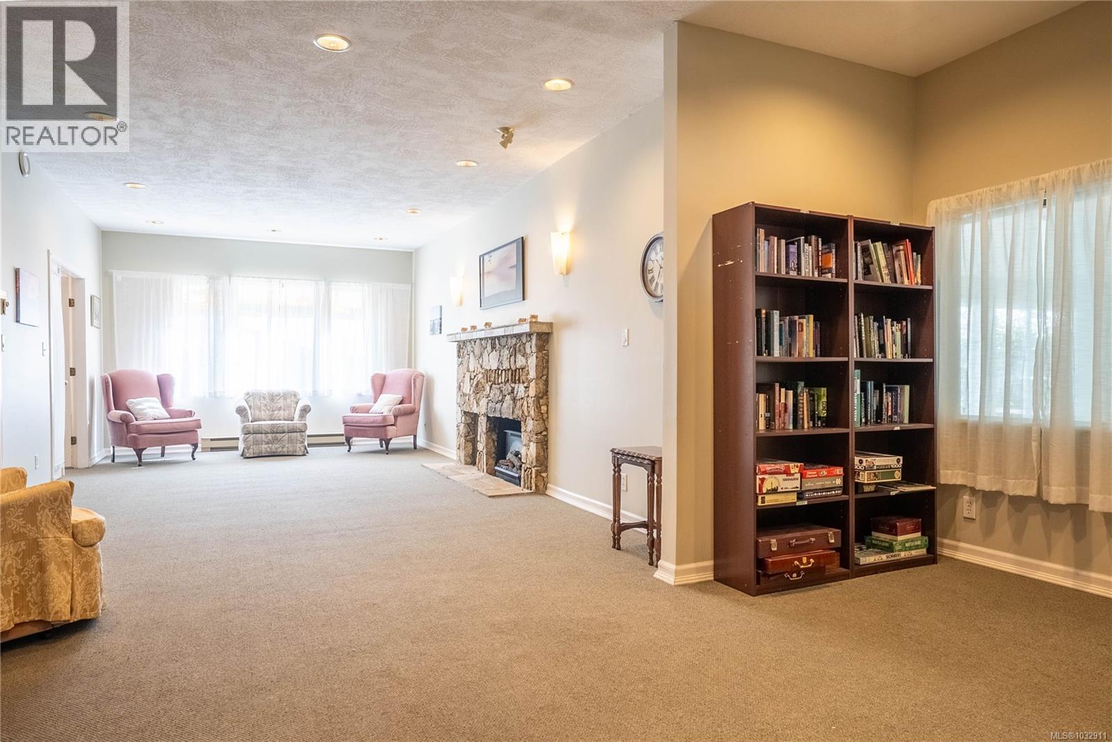 306 5110 Cordova Bay Road, Saanich