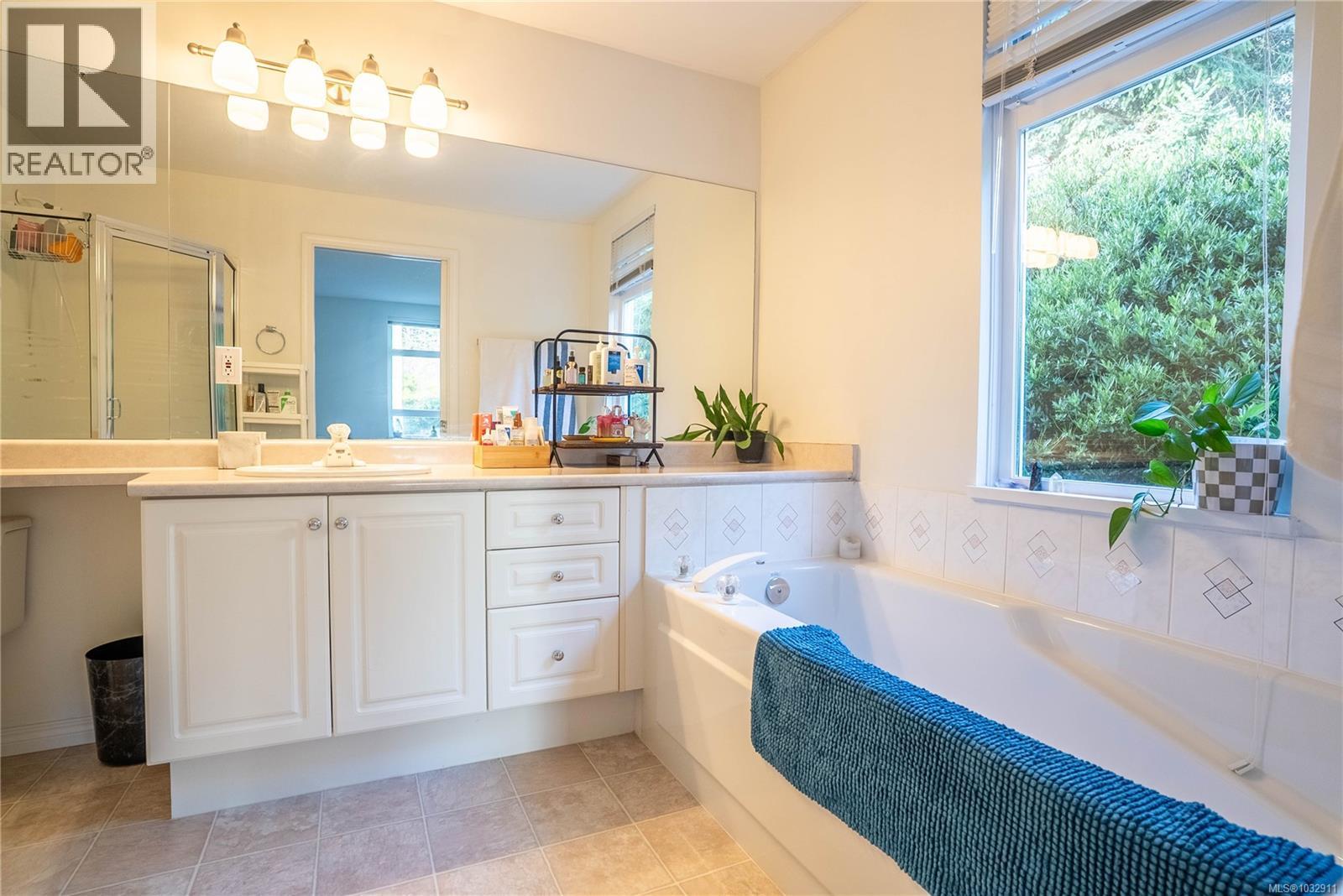 306 5110 Cordova Bay Road, Saanich