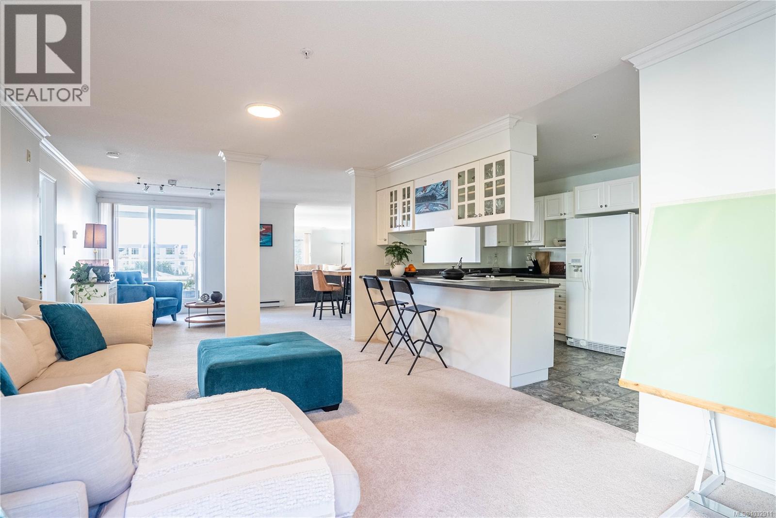 306 5110 Cordova Bay Road, Saanich