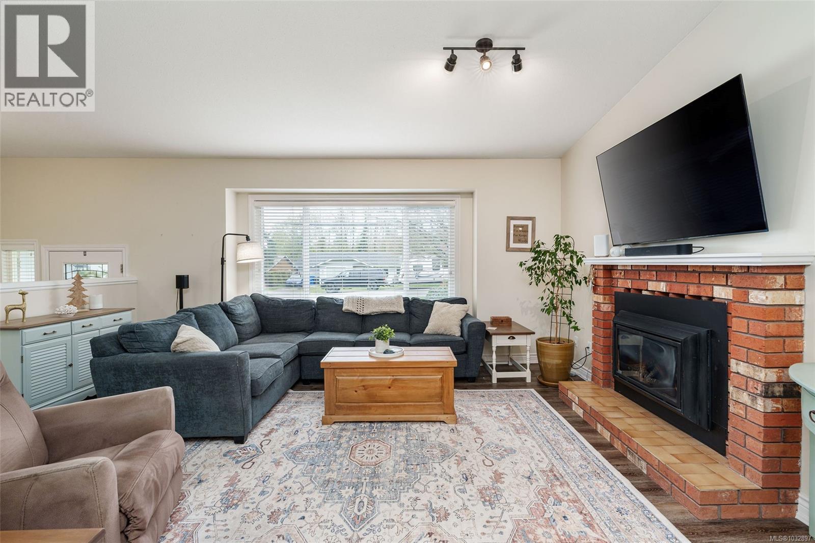 4510 Woodwinds Cres - 4