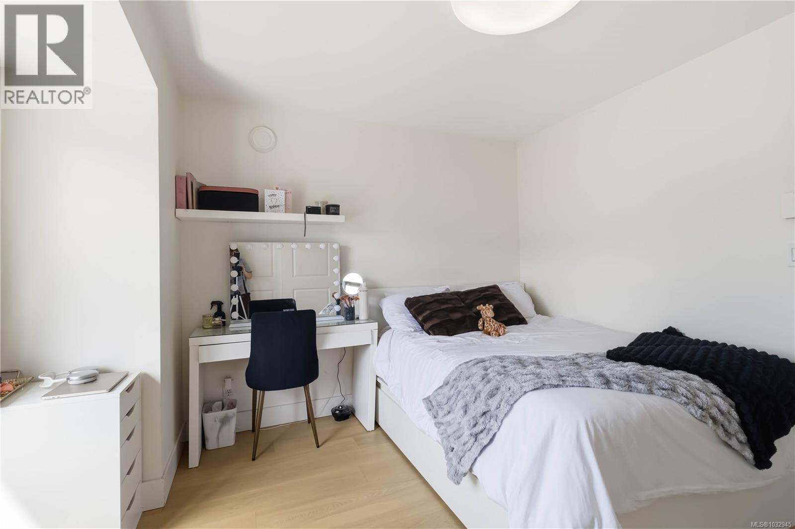 #1 1521 Belcher Ave - 23