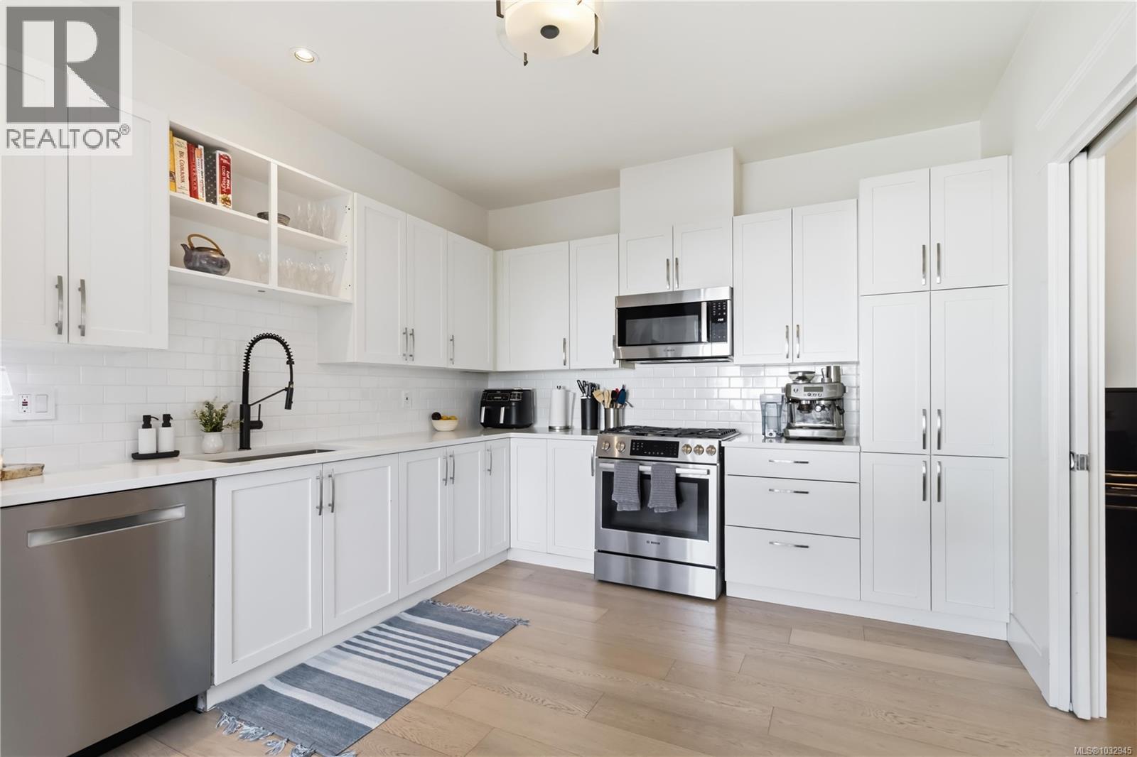 #1 1521 Belcher Ave - 18