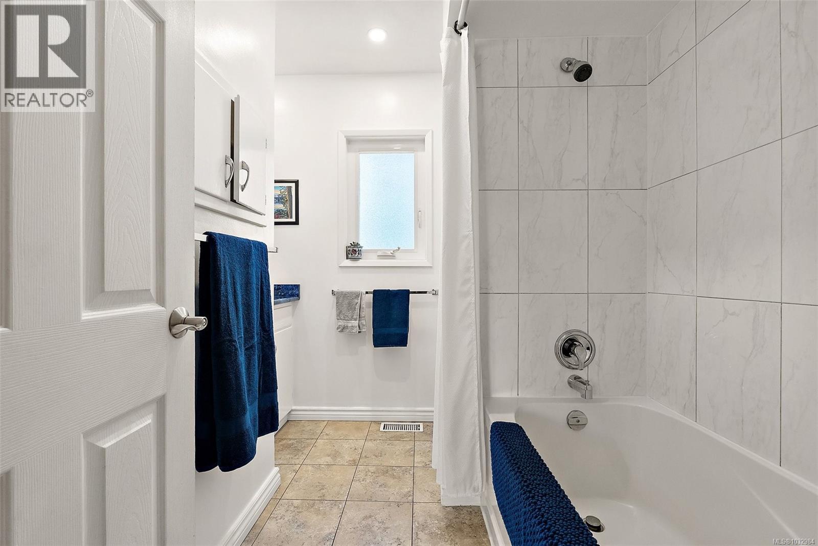  1094 Gosper Crescent, Esquimalt