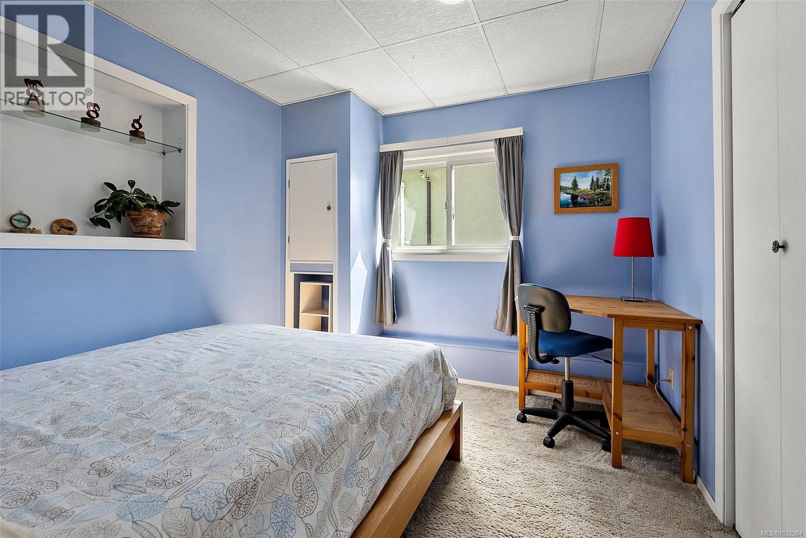  1094 Gosper Crescent, Esquimalt