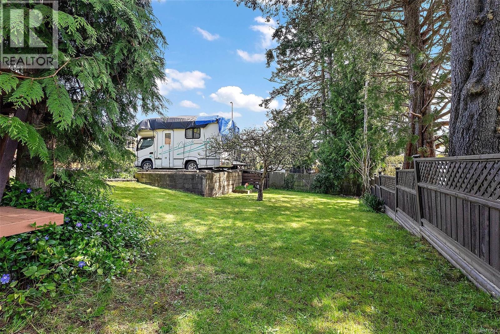  1094 Gosper Crescent, Esquimalt