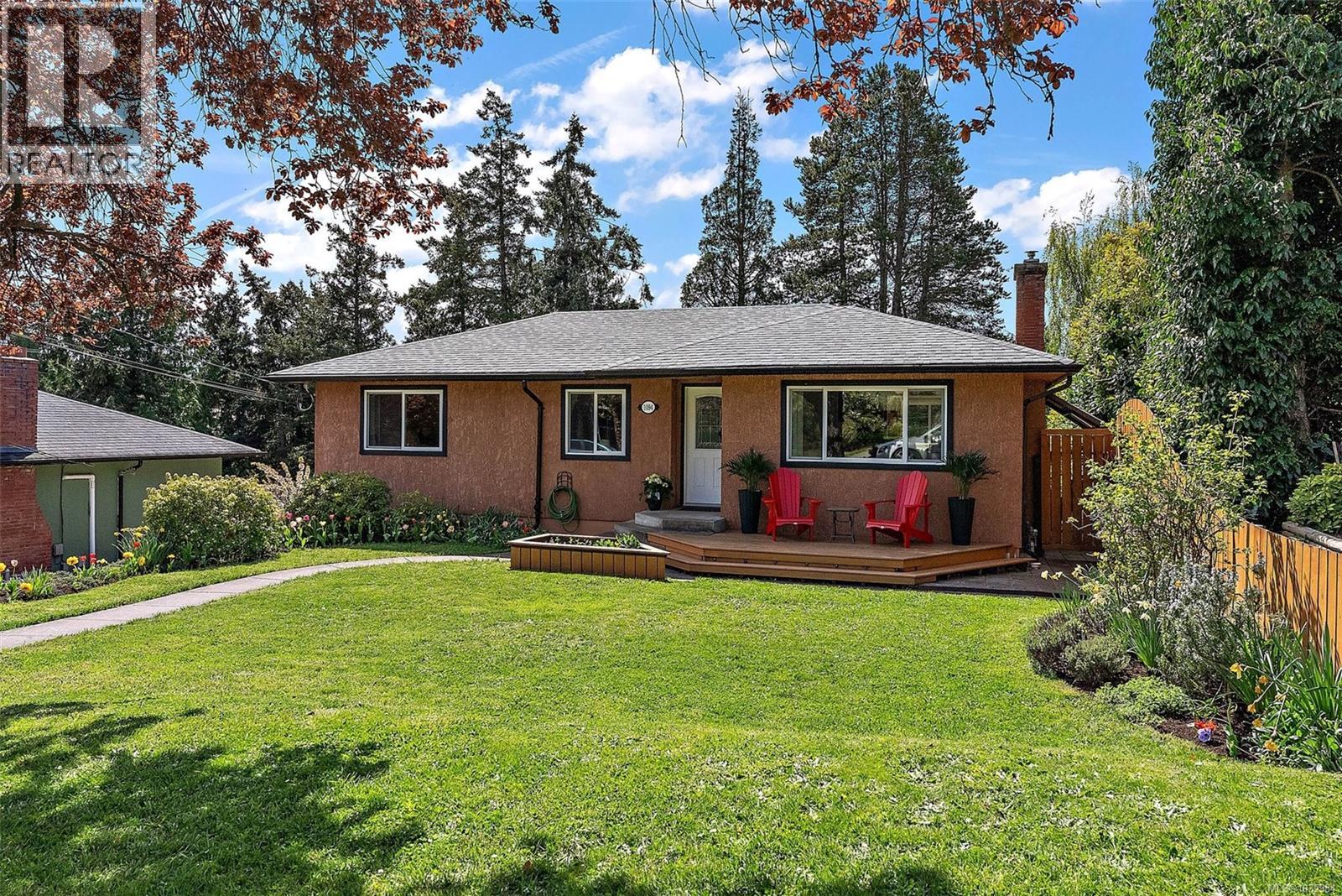  1094 Gosper Crescent, Esquimalt