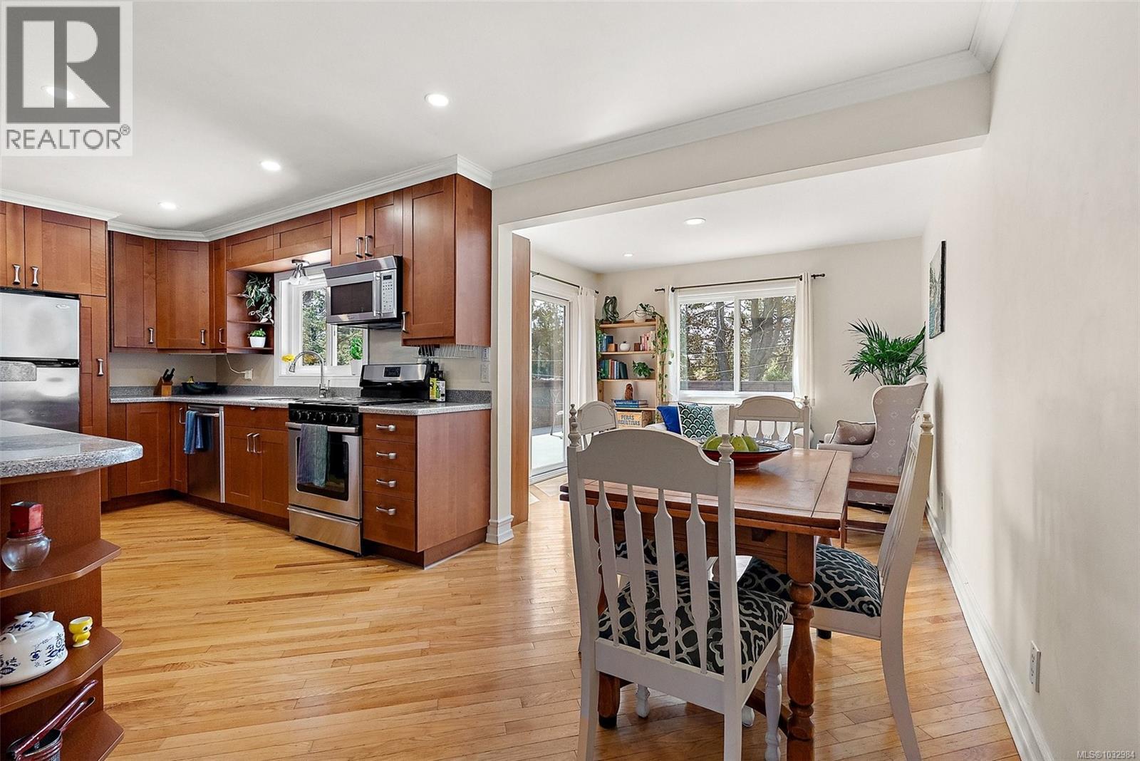  1094 Gosper Crescent, Esquimalt