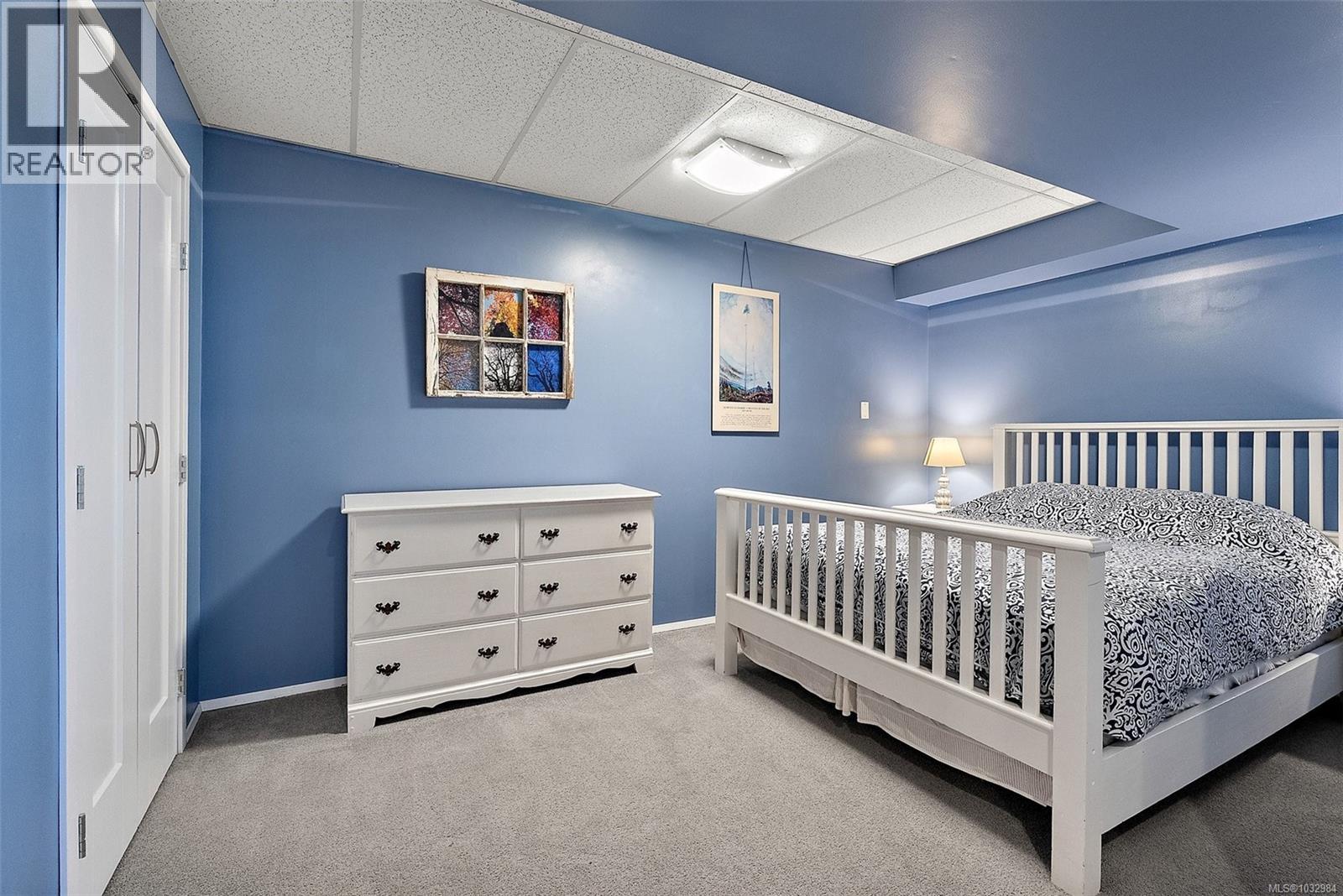  1094 Gosper Crescent, Esquimalt