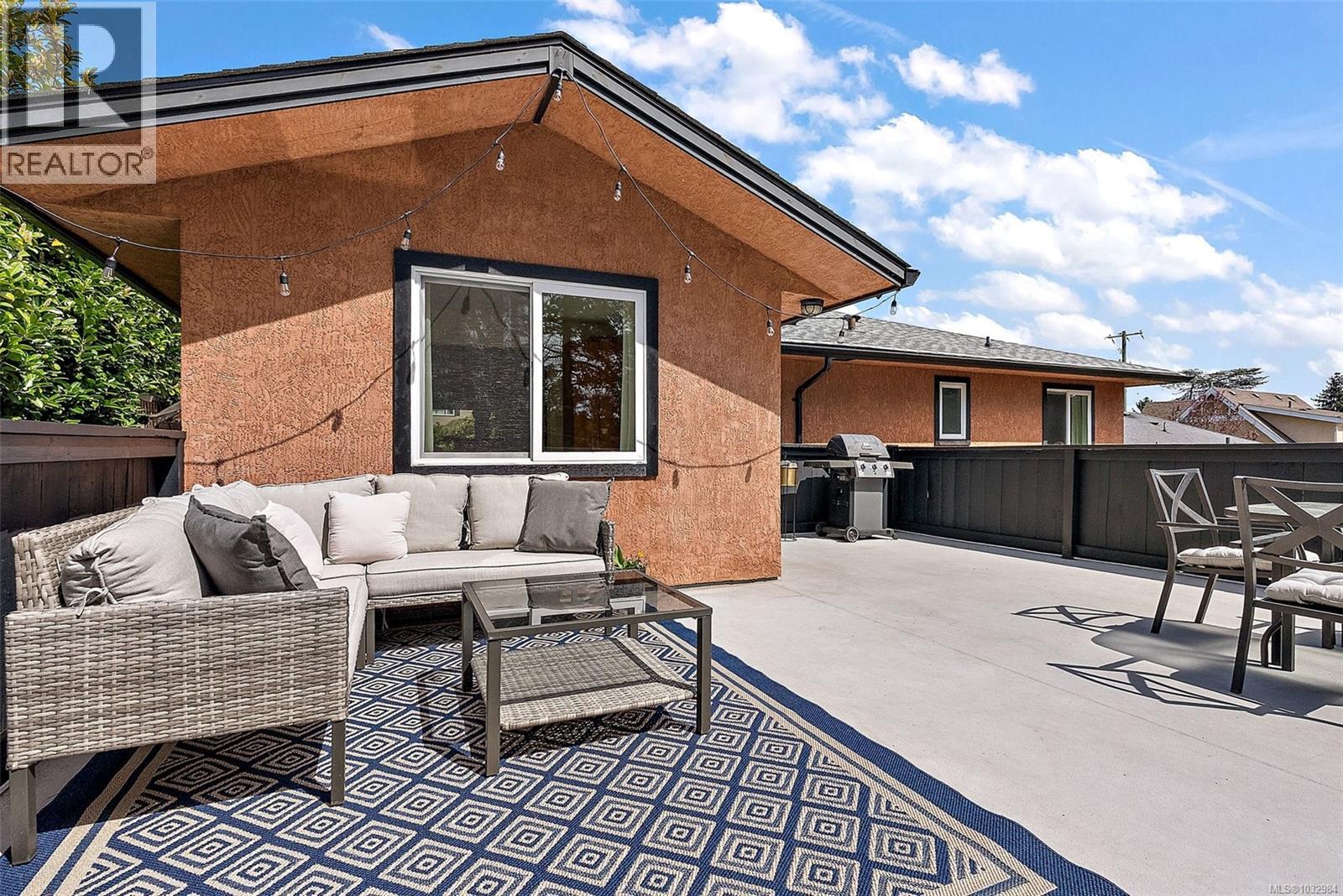  1094 Gosper Crescent, Esquimalt