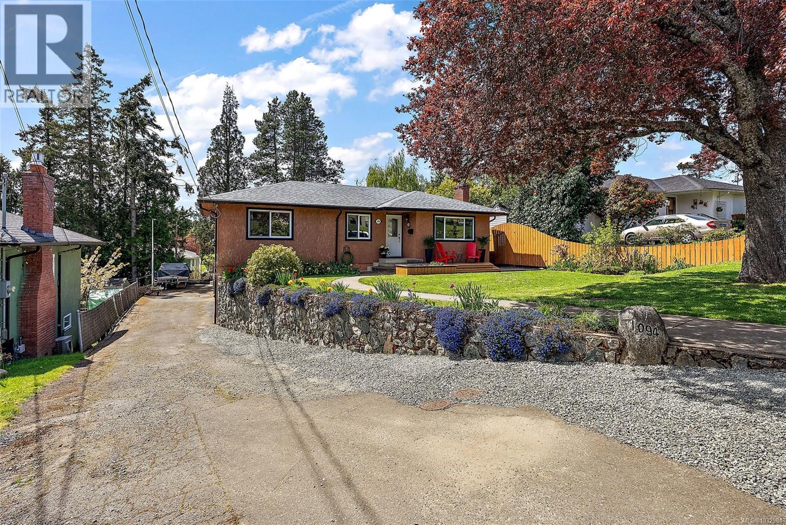  1094 Gosper Crescent, Esquimalt