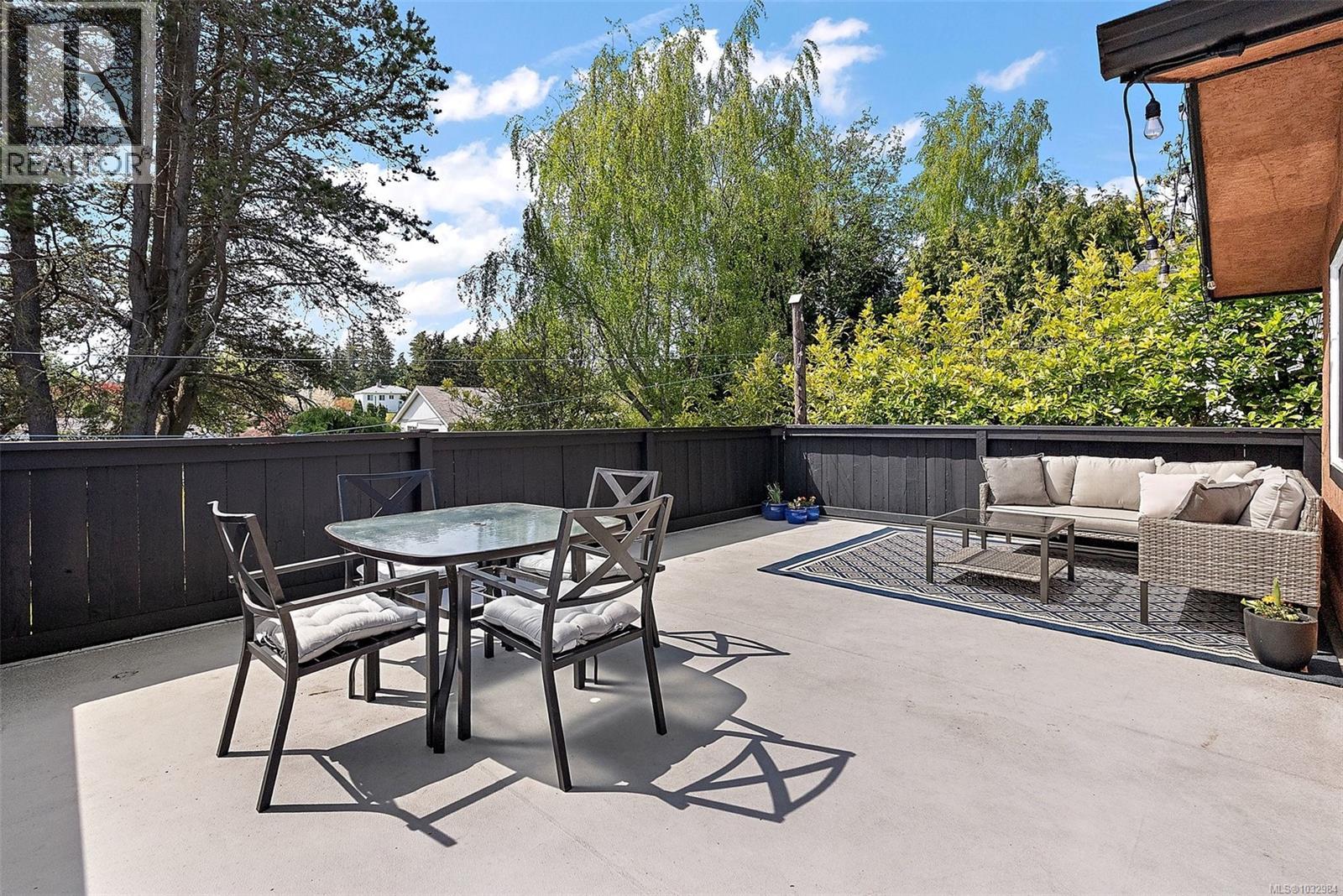  1094 Gosper Crescent, Esquimalt