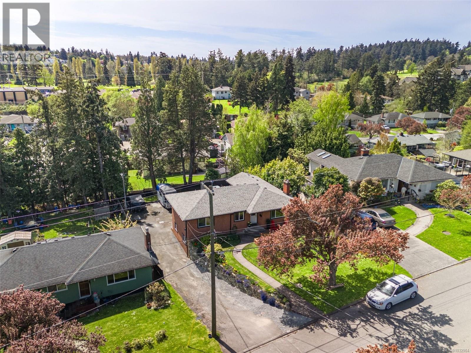  1094 Gosper Crescent, Esquimalt