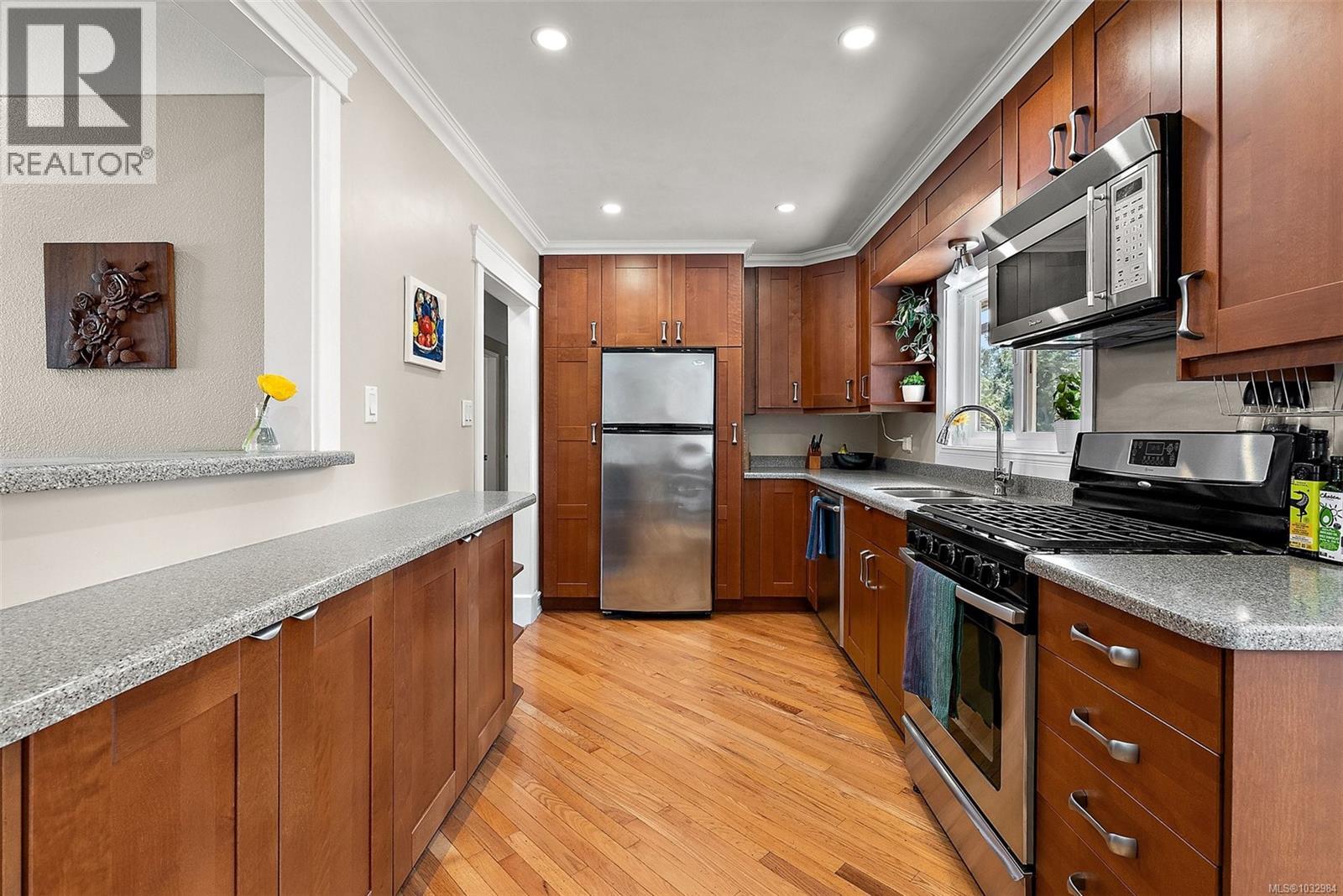  1094 Gosper Crescent, Esquimalt