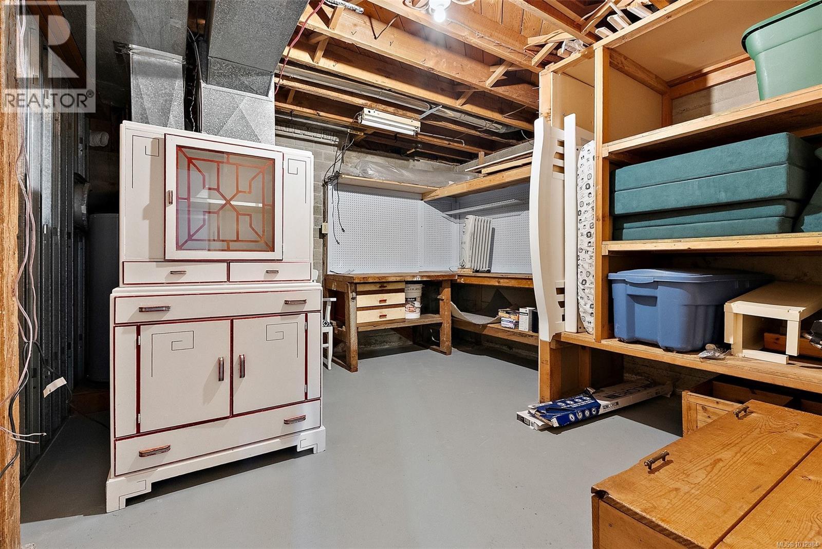  1094 Gosper Crescent, Esquimalt