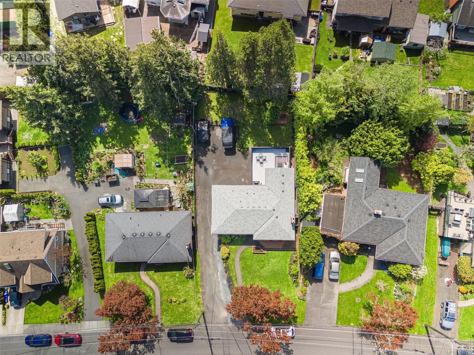  1094 Gosper Crescent, Esquimalt