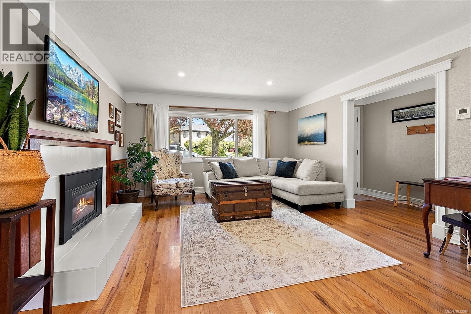  1094 Gosper Crescent, Esquimalt