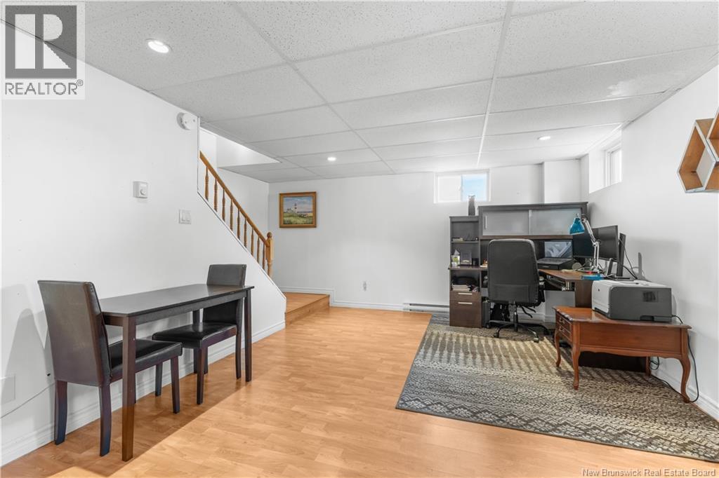 2040 Amirault Street - 20