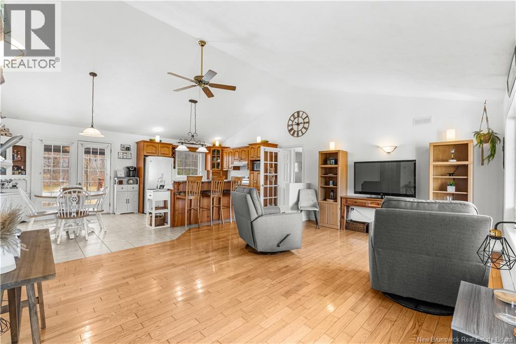 2040 Amirault Street - 6