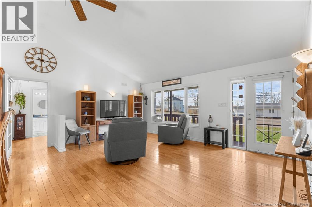2040 Amirault Street - 7