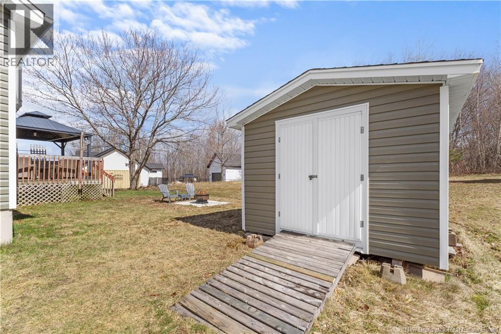 2040 Amirault Street - 31