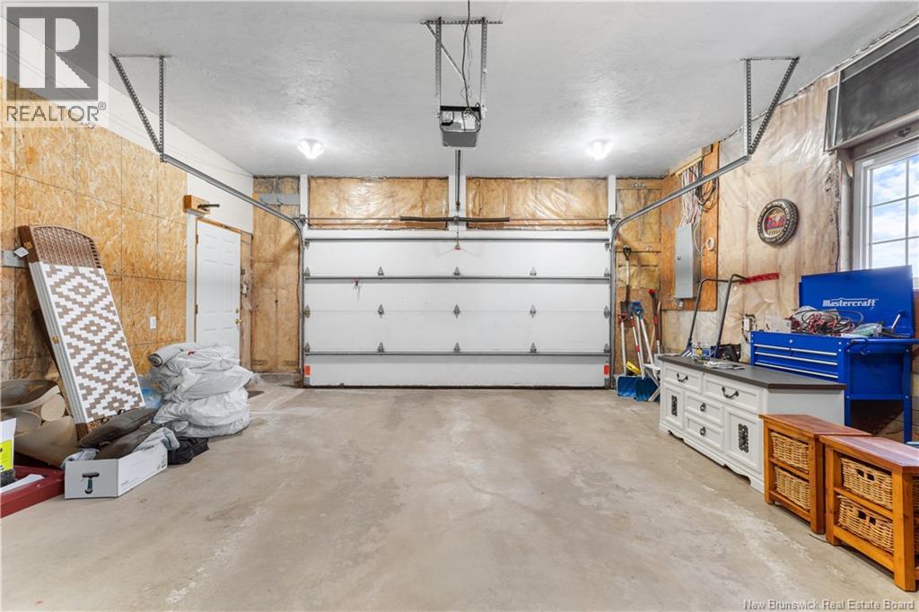 2040 Amirault Street - 27