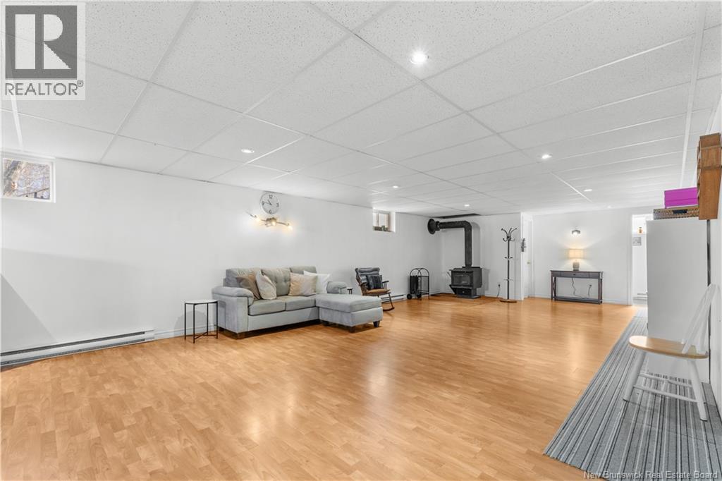 2040 Amirault Street - 21