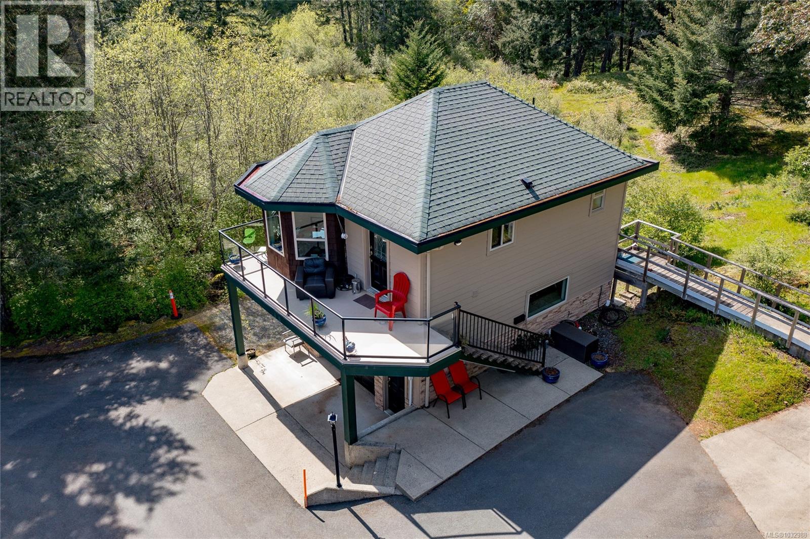  1450 White Pine Terrace, Highlands