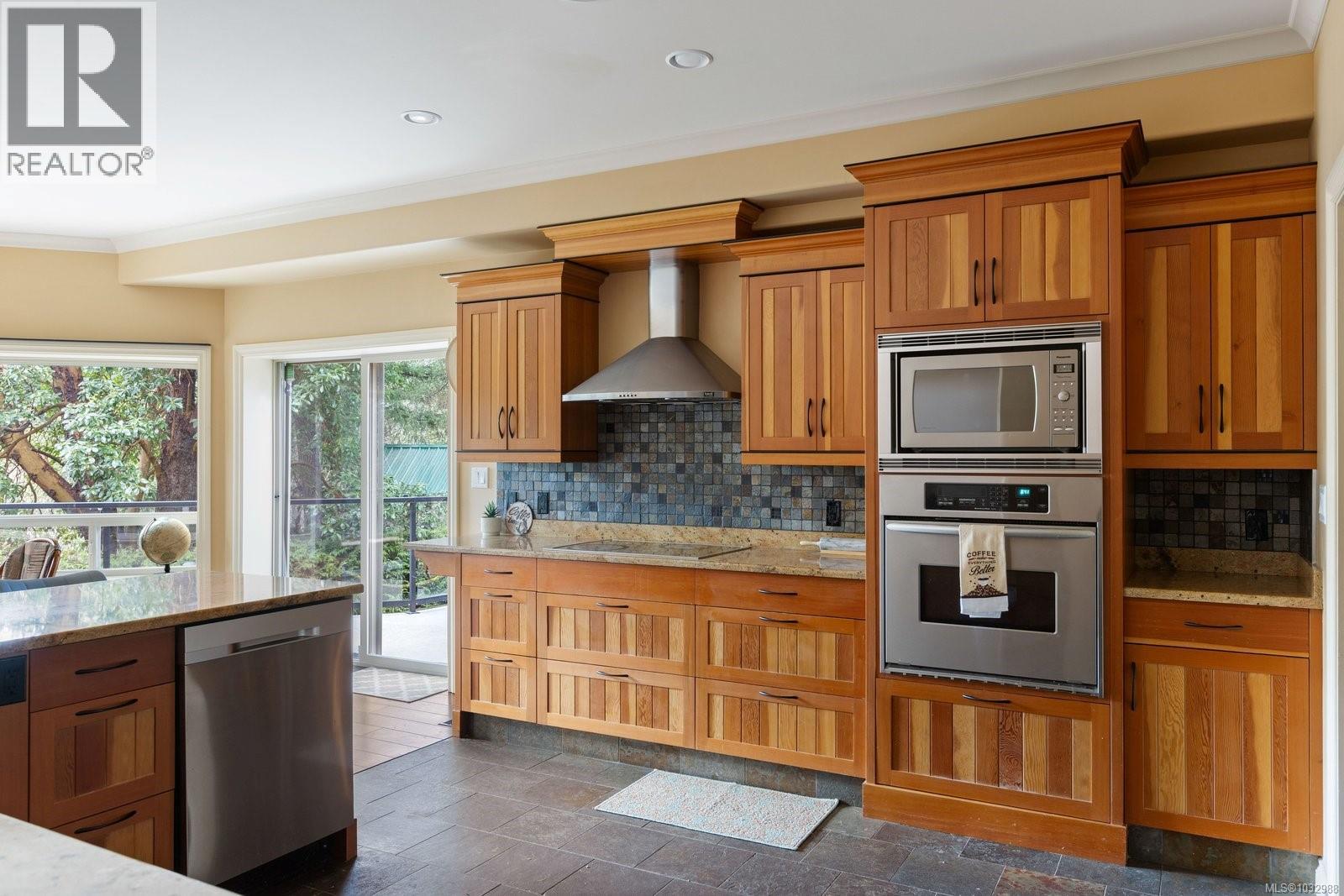  1450 White Pine Terrace, Highlands