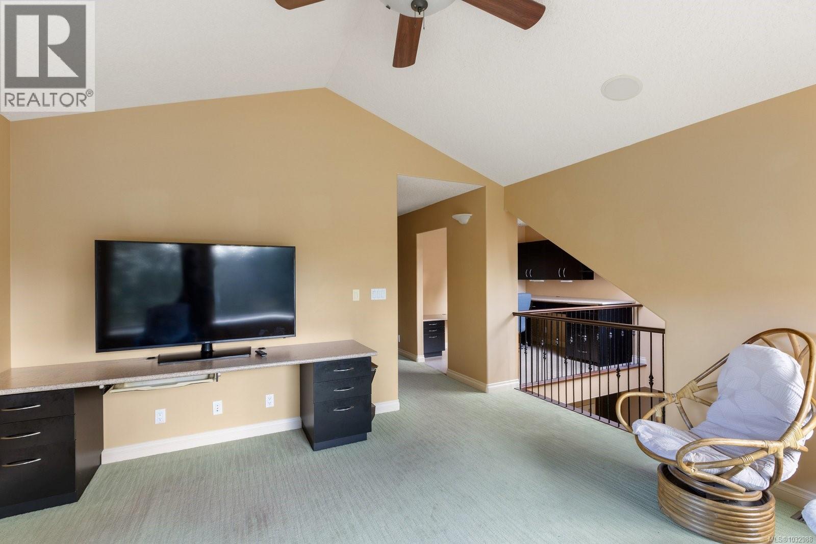  1450 White Pine Terrace, Highlands