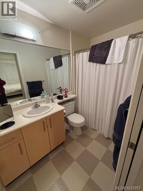 207 1550 Church Avenue, Saanich