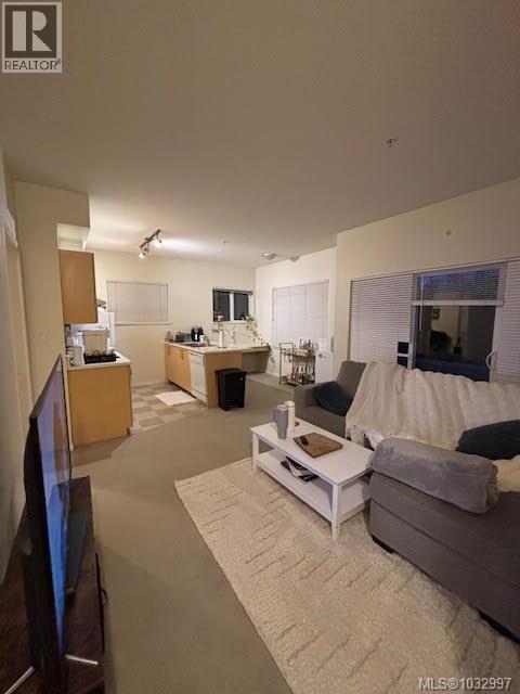 207 1550 Church Avenue, Saanich