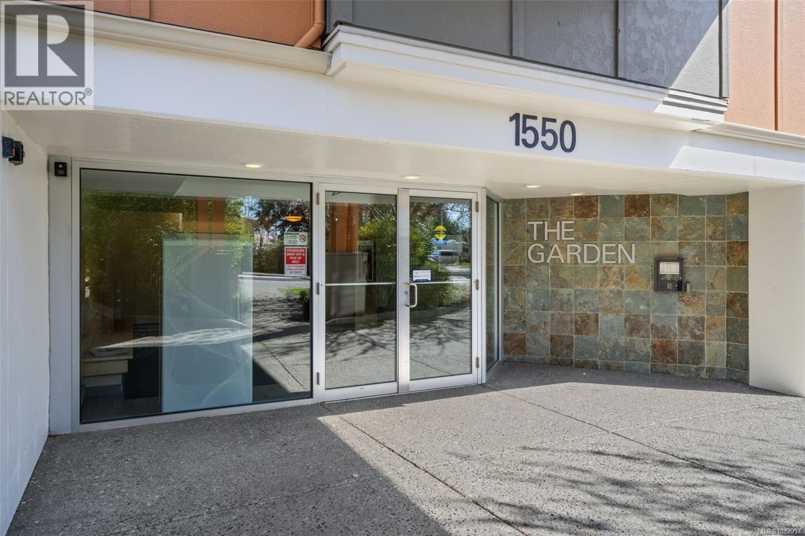 207 1550 Church Avenue, Saanich