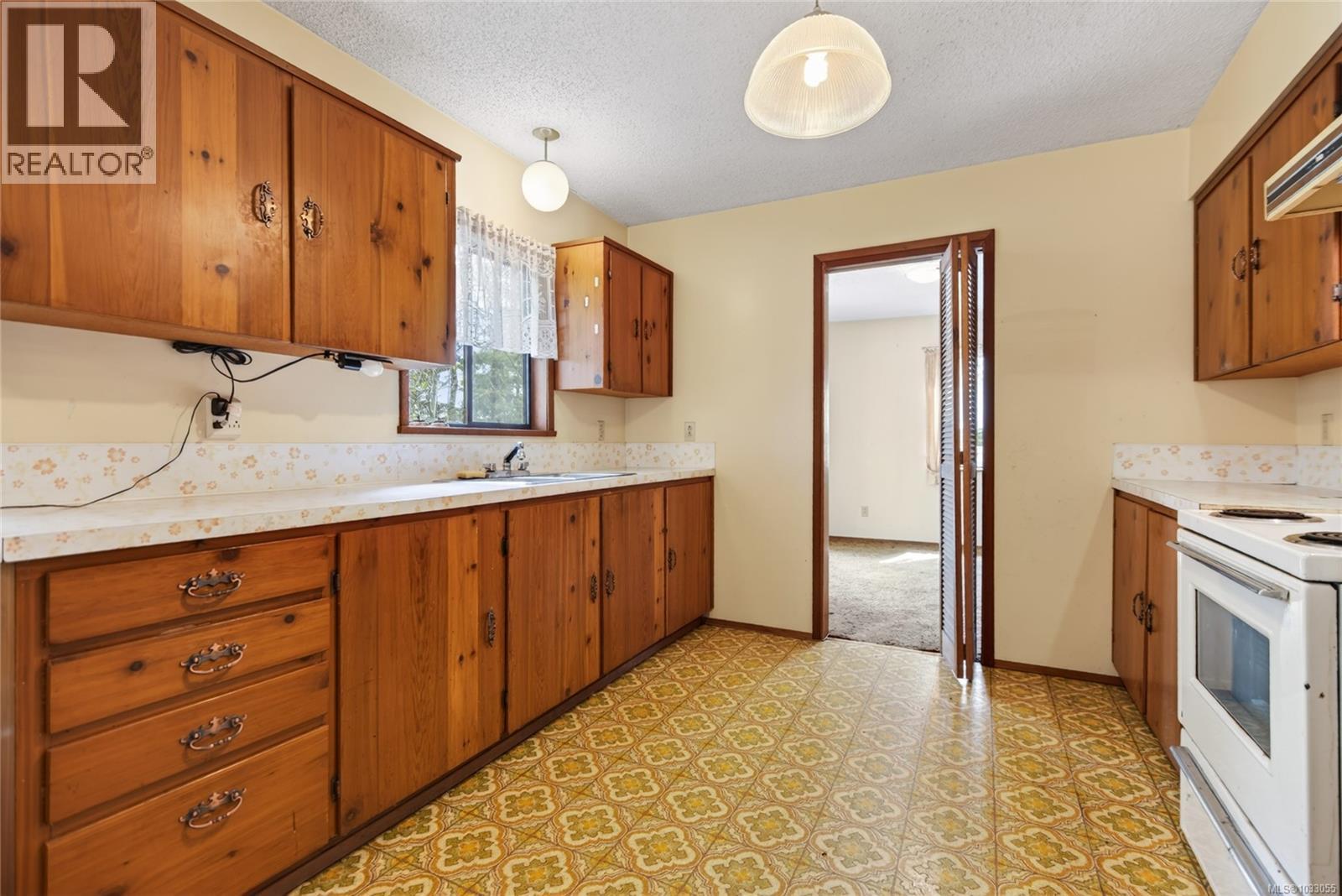 7191 ISLAND HWY - 14