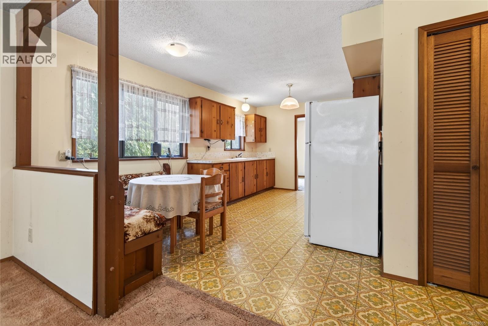 7191 ISLAND HWY - 16