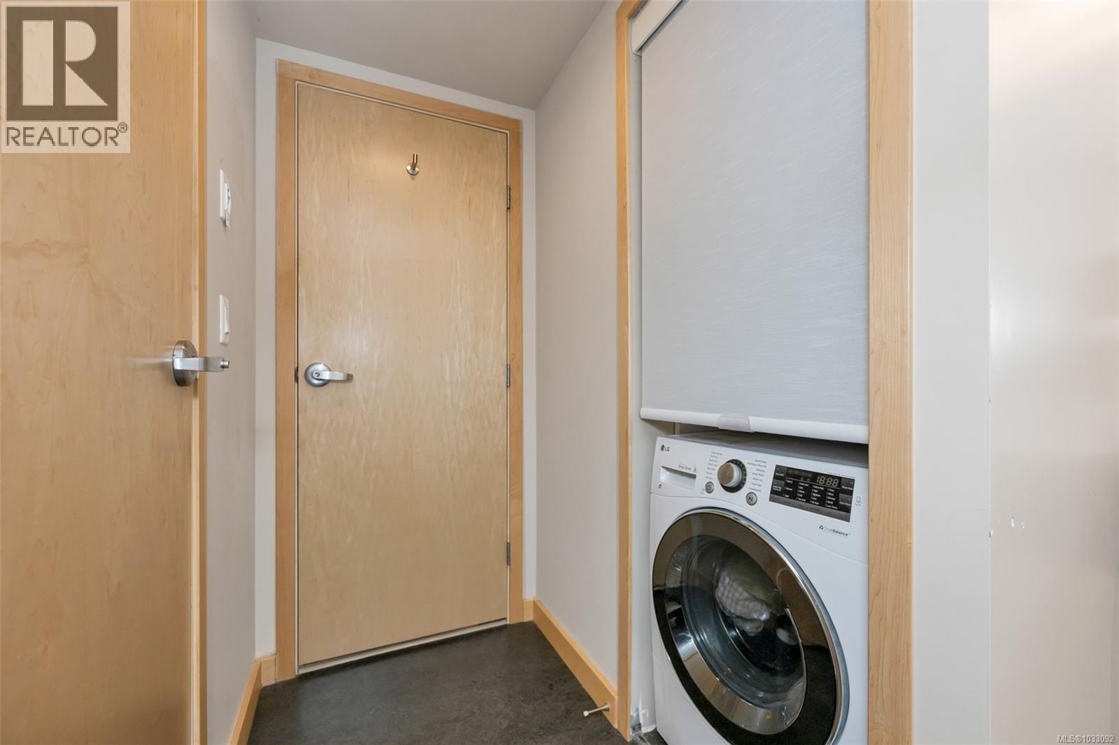 #204 787 Tyee Rd - 11
