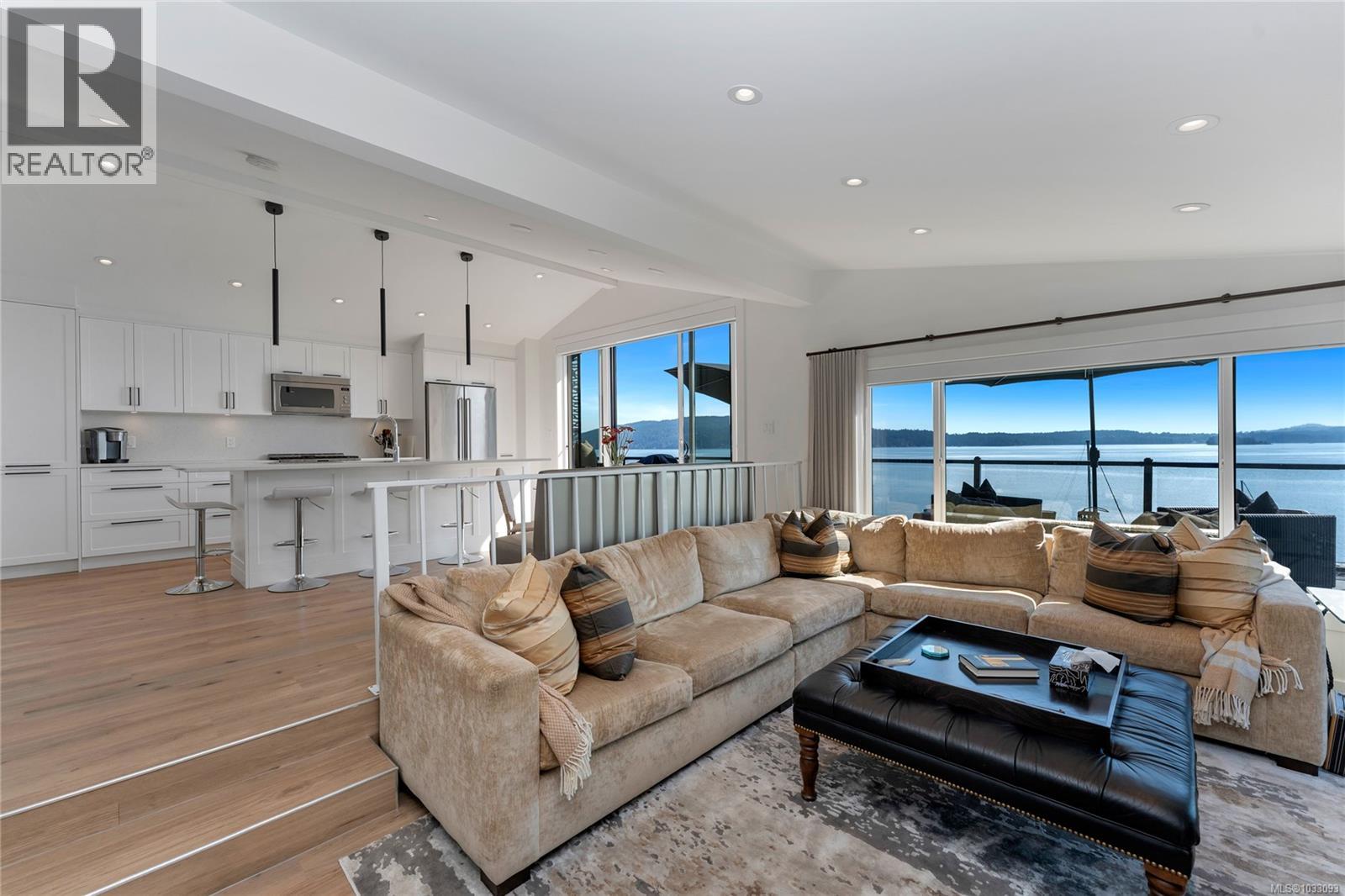 4 1723 Sandy Beach Road, Mill Bay