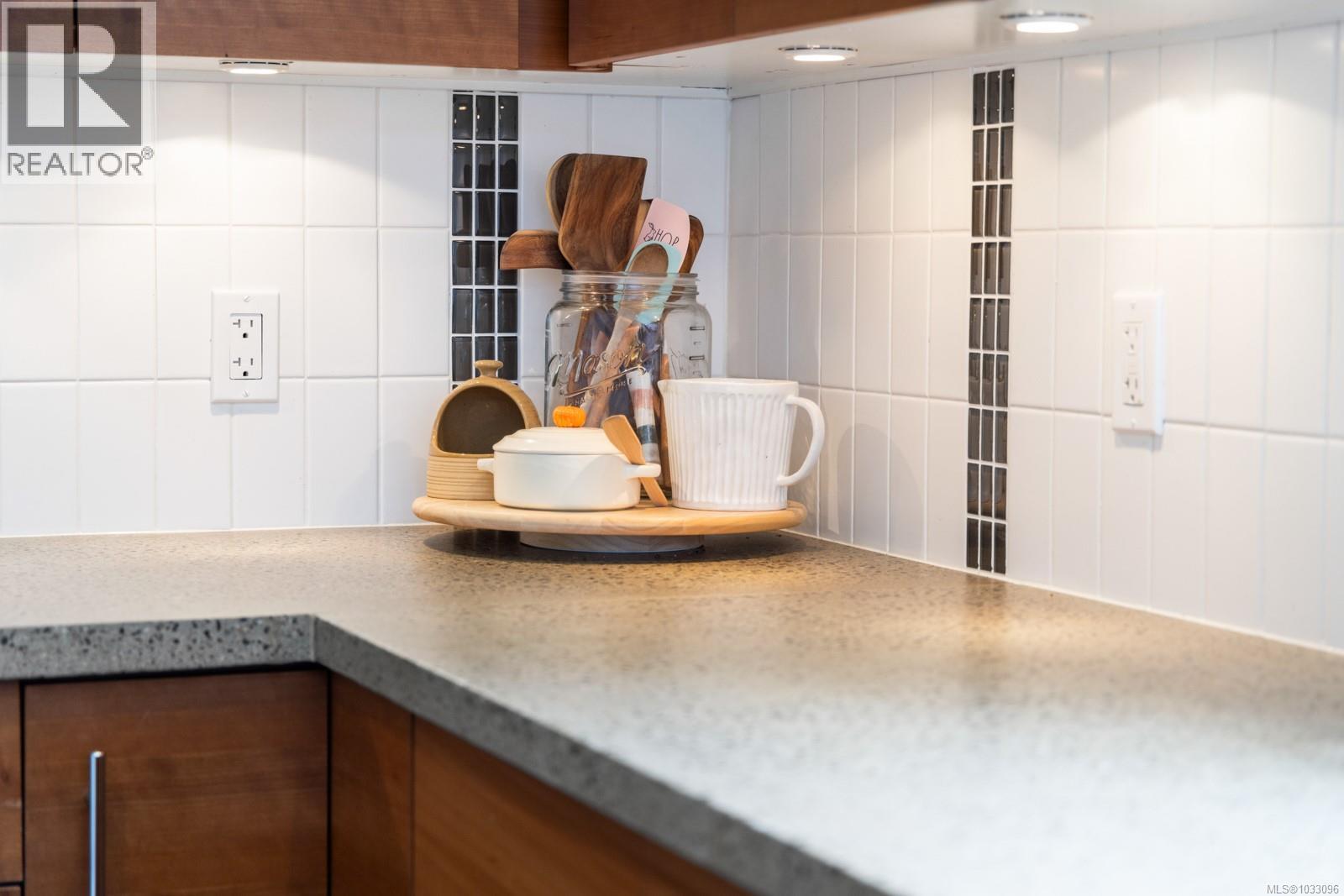 #207 150 Nursery Hill Dr - 11