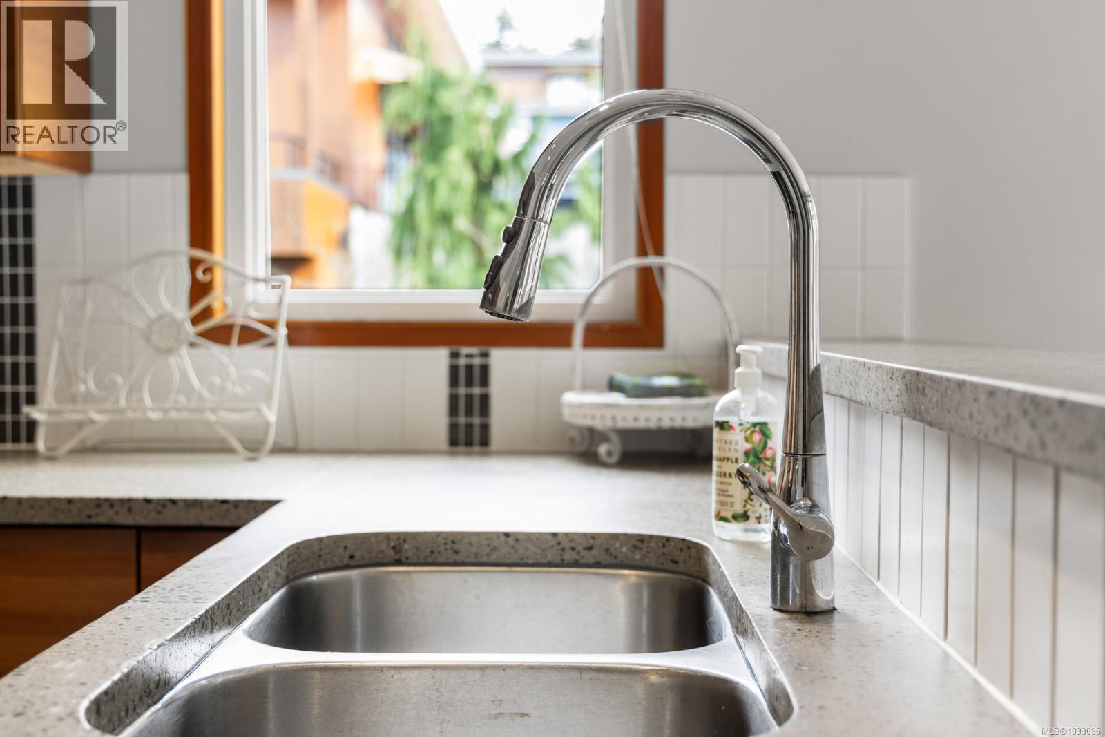 #207 150 Nursery Hill Dr - 10