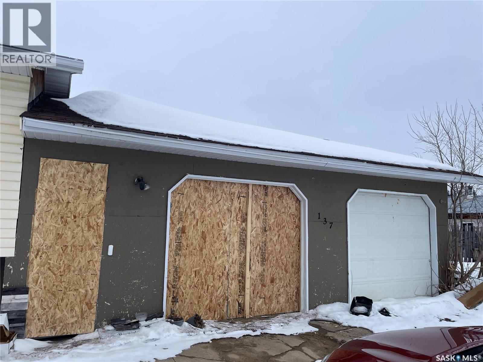 137 1st STREET W - photo 2