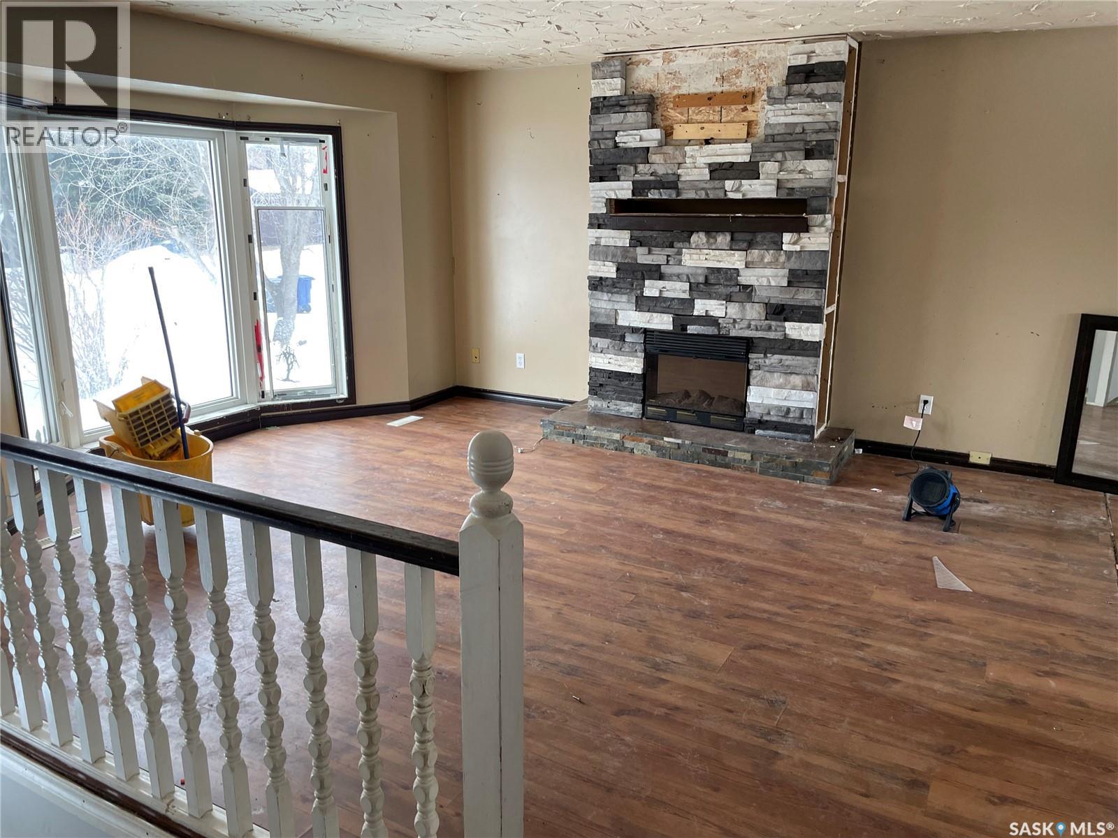 137 1st STREET W - photo 3