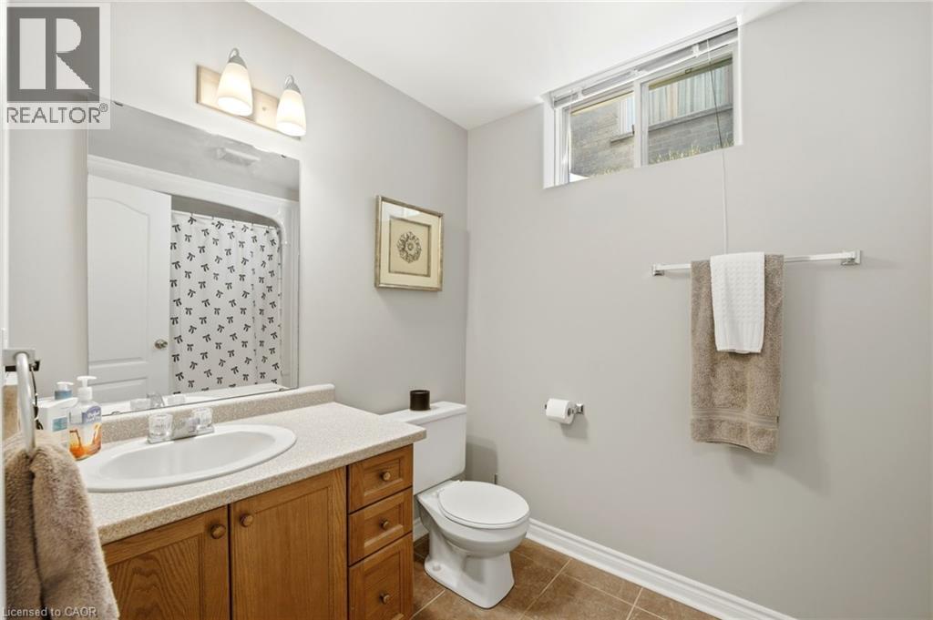 14 FISHER Drive - 33