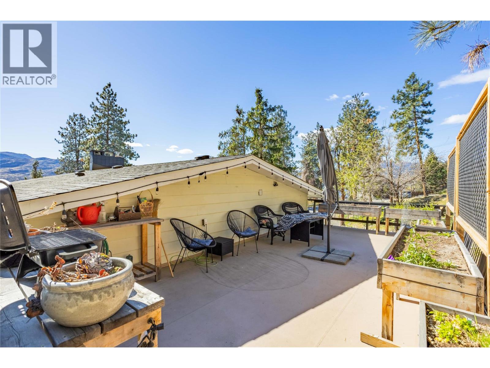 3991 Desert Pines Avenue, Peachland