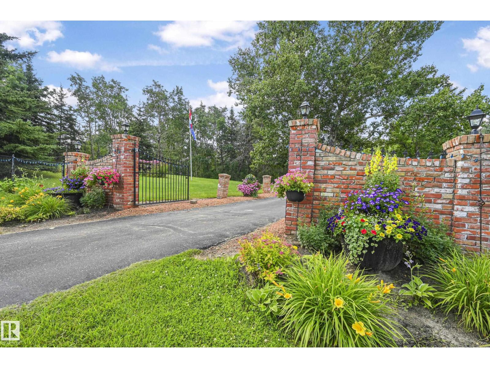 #11-474012 RGE ROAD 242 - 3