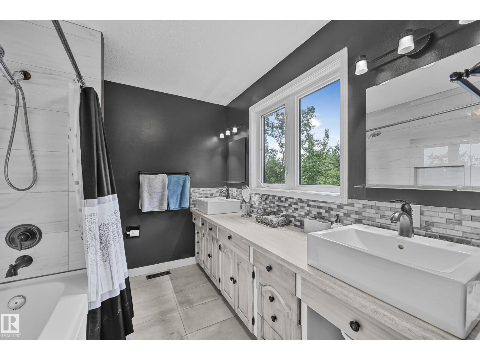 #11-474012 RGE ROAD 242 - 41
