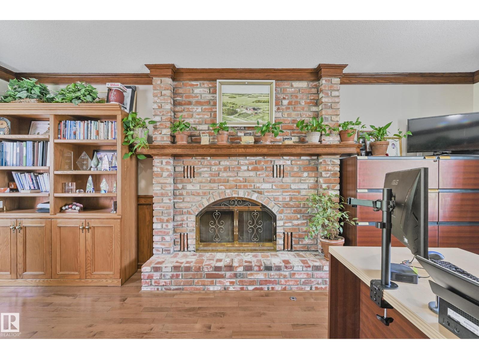 #11-474012 RGE ROAD 242 - 32